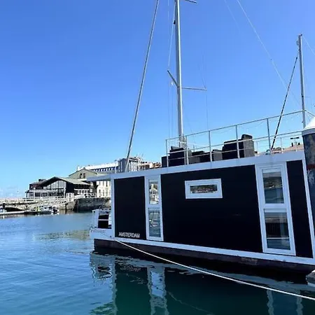 Bådhotel Casa Flotante Gijón