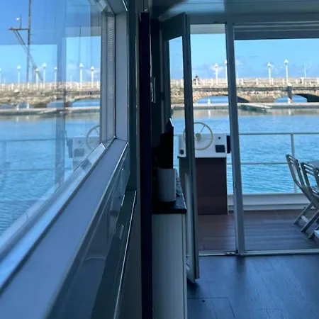 Casa Flotante Bådhotel *
