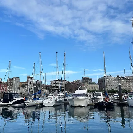 Botel Casa Flotante *